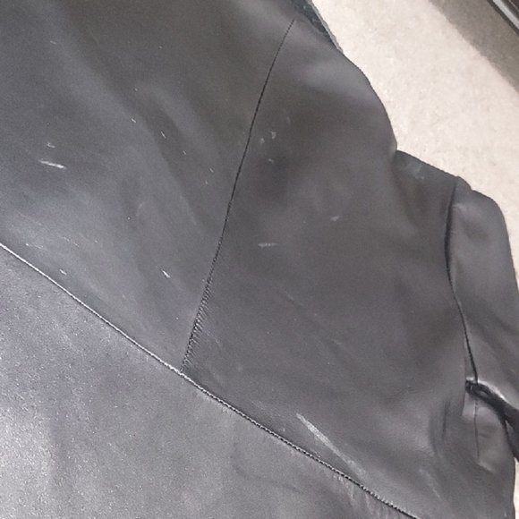 Vintage Black Leather Women's Jacket - Picture 8 of 8